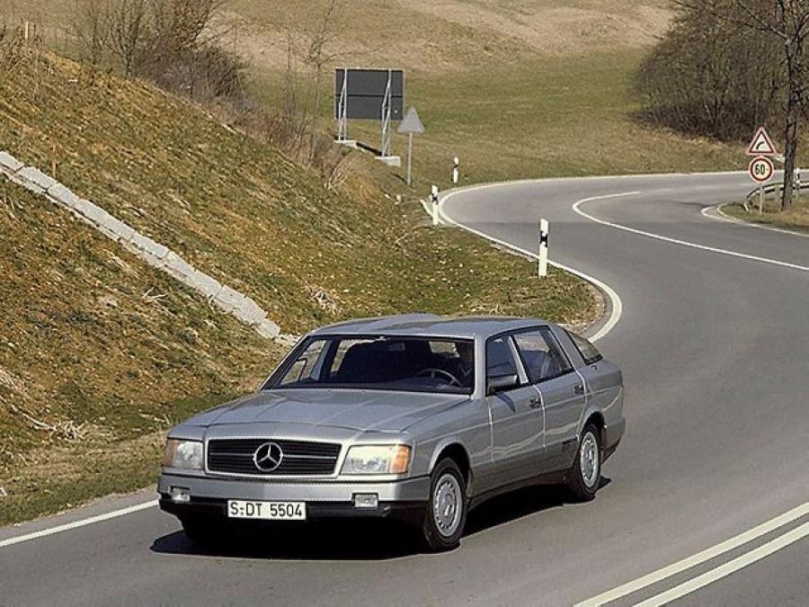  Mercedes-Benz Auto 2000 Concept 1981 года  (фото 12 из 12)
